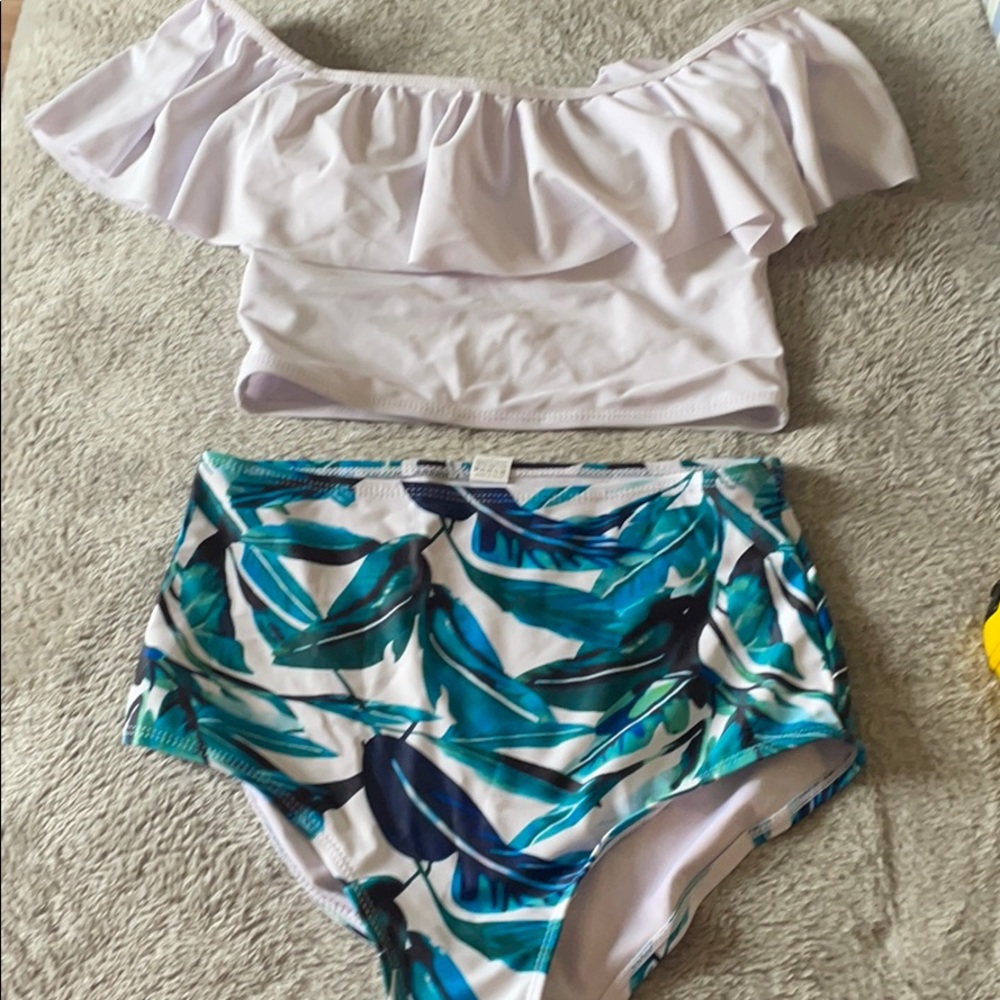 Bathing suit